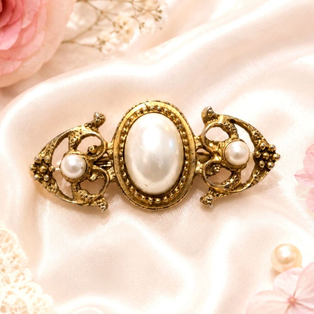 Vintage Victorian Style Faux Mabe Pearl Gold Tone Bar Pin Brooch